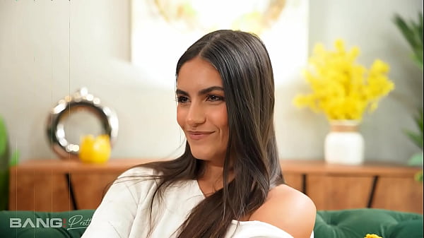 Pretty & Raw – Isa Bella Moans Loud While Taking Two Cocks And Ends With Wet Facial